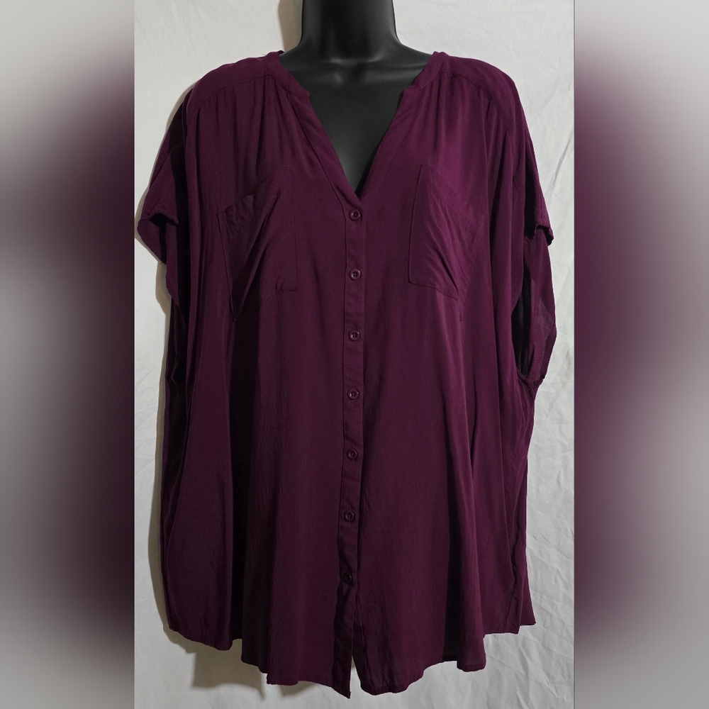 NWT TORRID BUTTON SHIRT SIZE 3